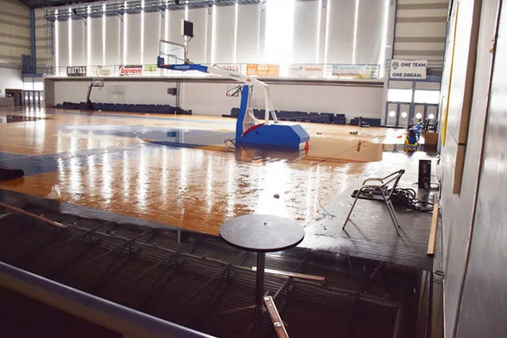 Κακοκαιρία Ντάνιελ: Καταστροφές στο κλειστό της Καρδίτσας “Γιάννης Μπουρούσης”