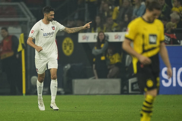 Ντόρτμουντ – Χάιντενχαϊμ 2-2: Ο Κλάιντιστ με πέναλτι στο 82′ στέρησε το τρίποντο από τους Βεστφαλούς