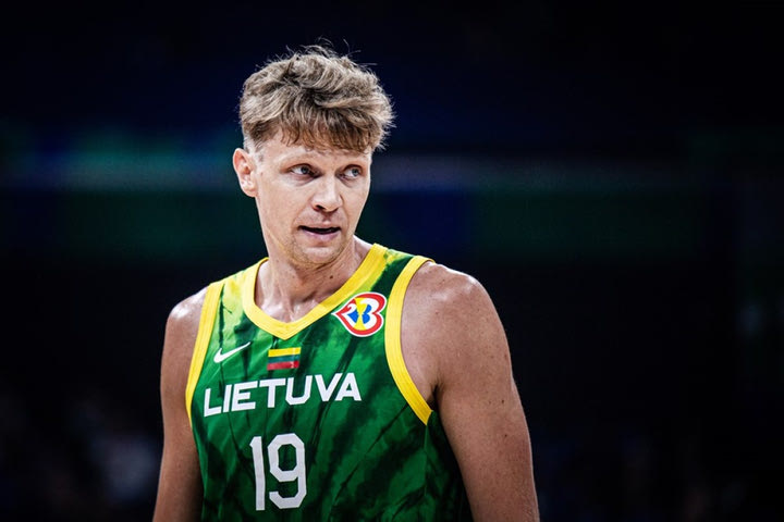 Ο Μιντάουγκας Κουζμίνσκας στο SPORT24: “Ποτέ στην ιστορία μας δεν έχουμε χάσει οικειοθελώς”