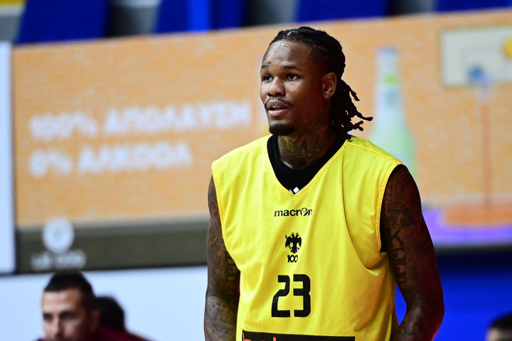 Ο Μπεν ΜάκΛεμορ στο SPORT24: “Είμαι ταπεινός, αλλά θέλω να γίνω ο ηγέτης της ΑΕΚ”