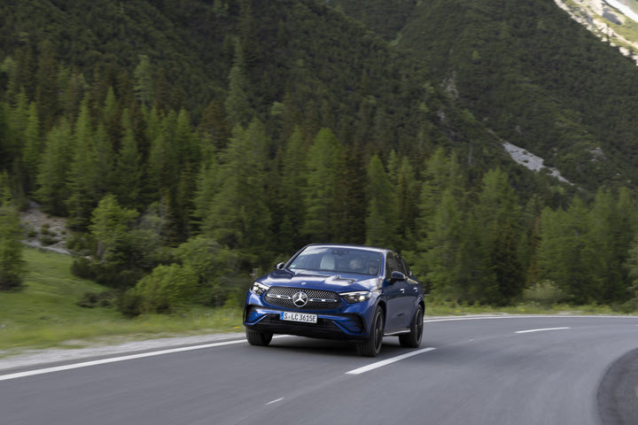 Το νέο στιλάτο SUV της Mercedes-Benz που κάνει και τον… ξεναγό, είναι ήδη διαθέσιμο στην Ελλάδα