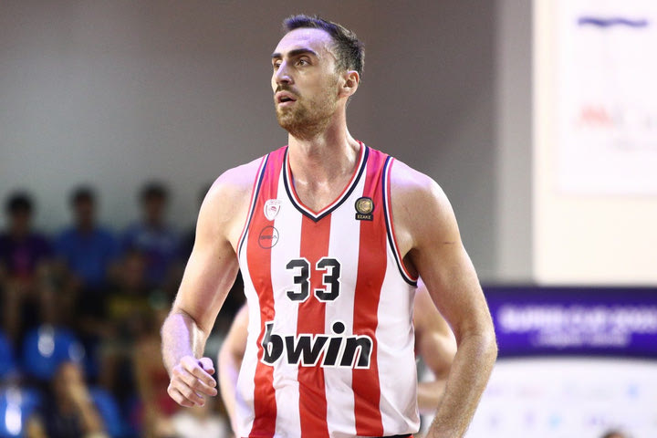 Super Cup, Περιστέρι bwin – Ολυμπιακός 64-84: Άνετη πρόκριση στον τελικό με κυρίαρχο Μιλουτίνοβ