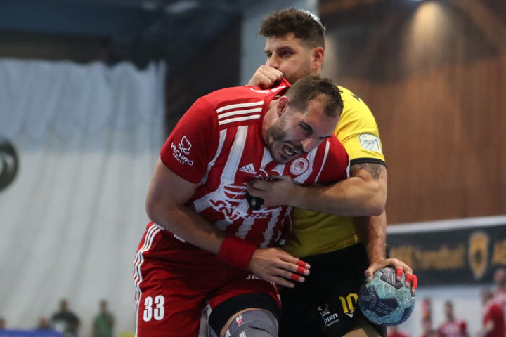 LIVE ο τελικός του Σούπερ Καπ στο χάντμπολ ανάμεσα στην ΑΕΚ και τον Ολυμπιακό