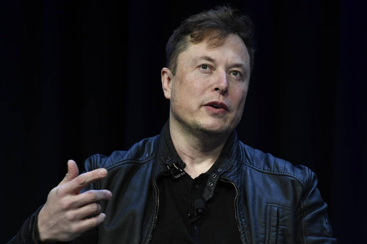 Η Amber Heard εκπλήρωσε την ερωτική φαντασίωση του Elon Musk κι εκείνος την «έκανε βούκινο»