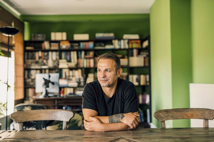 Ντέμης Νικολαΐδης – Αλεξάνδρα Νικολαΐδου: Έκαναν δροσερές βουτιές στην Τήνο