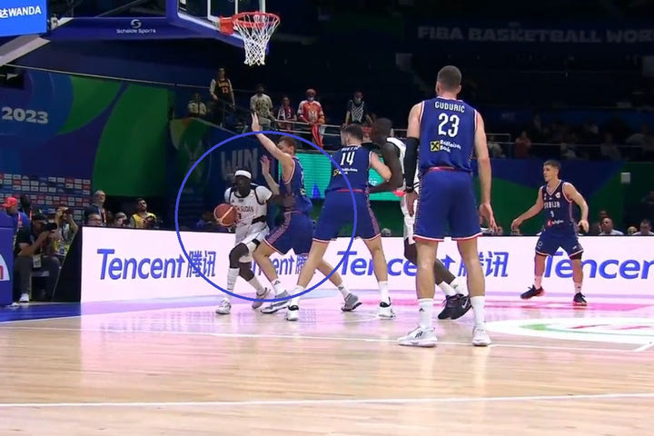 MundoBasket 2023: Το VIDEO του σοβαρού τραυματισμού του Σίμανιτς, που του στέρησε το νεφρό του