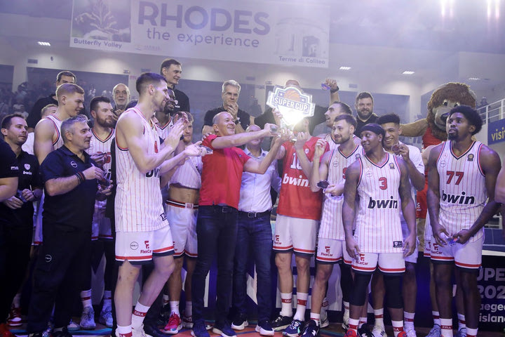 ΠΑΕ Ολυμπιακός για το Super Cup της ΚΑΕ: “Όλη η ερυθρόλευκη οικογένεια πανηγυρίζει”