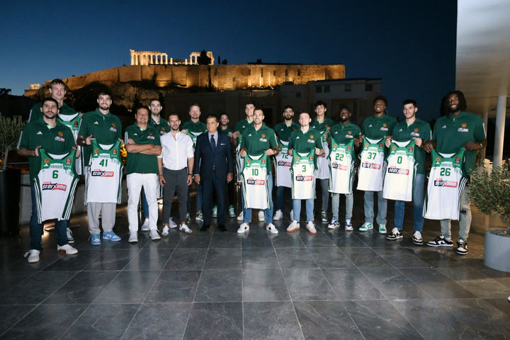 Παναθηναϊκός: Το πράσινο ποστάρισμα του Σλούκα με τις νέες εμφανίσεις μπροστά στην Ακρόπολη