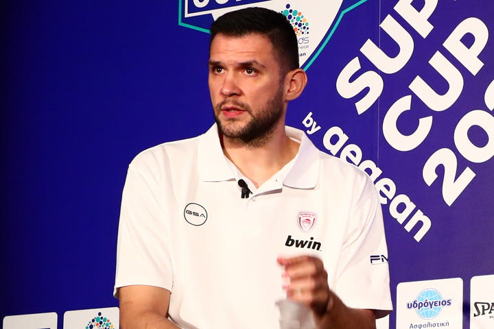 Παπανικολάου: “Ο αμοιβαίος σεβασμός με τον Σλούκα δεν θα αλλάξει επειδή παίζουμε σε διαφορετικές ομάδες”