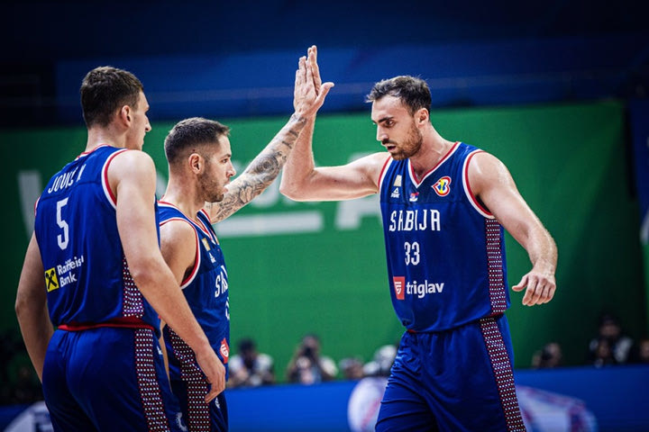 MundoBasket 2023, Γερμανία – Σερβία: Ο Μιλουτίνοβ έκανε career-high σε ασίστ μέσα σε 5′