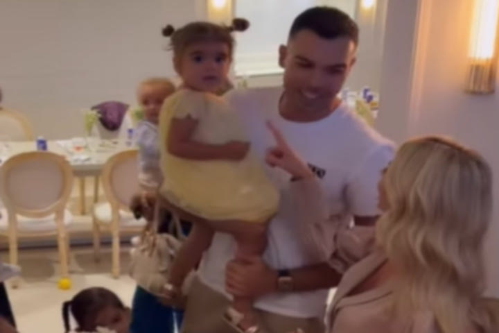Παναθηναϊκός: Ο Κώστας Σλούκας και η Μαρία Δαρσινού γιόρτασαν τα δεύτερα γενέθλια της κόρης τους