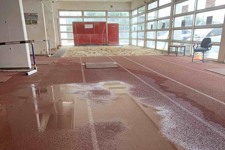 Κακοκαιρία Ντάνιελ: Πλημμύρισε ο διάδρομος του Τεντόγλου στο κλειστό προπονητικό κέντρο του ΟΑΚΑ