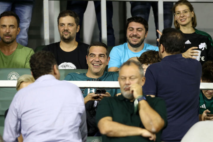 Ο Αλέξης Τσίπρας ταξίδεψε με τον γιο του στη Βουδαπέστη για το Παναθηναϊκός - Φερεντσβάρος