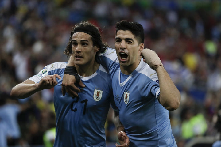 Μπιέλσα για την απουσία Καβάνι και Σουάρες από την Ουρουγουάη: “Πώς μπορώ να τους πω ότι δεν θα κληθούν;”