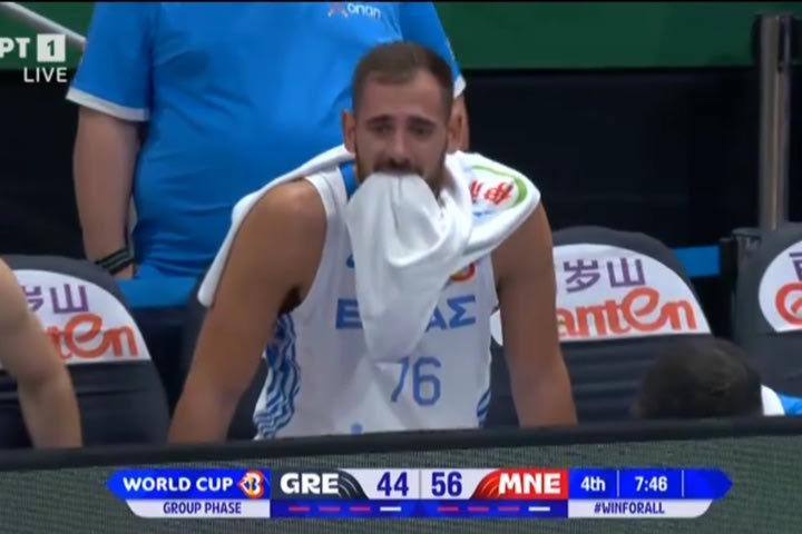 MundoBasket 2023, Ελλάδα – Μαυροβούνιο: Ο Χατζηδάκης δάγκωνε την πετσέτα από τον πόνο στον πάγκο μετά τον τραυματισμό του