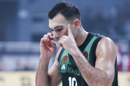 Ο Σλούκας κάνει αγώνα δρόμου για το ματς του Παναθηναϊκού με τη Μακάμπι