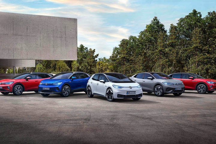 Εδώ και 53 χρόνια, η Kosmocar βάζει ψηλά τον πήχη με τα προϊόντα και τις υπηρεσίες της