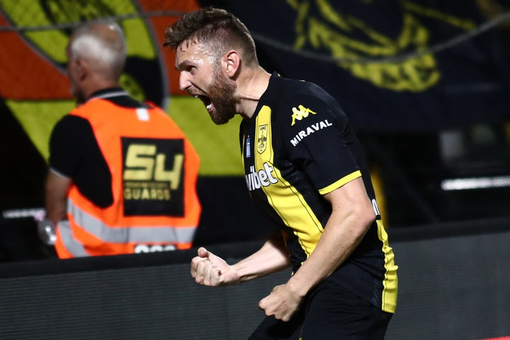 Άρης – Πανσερραϊκός 1-0: Λύτρωση για τους κίτρινους με καρφωτή κεφαλιά του Φαμπιάνο στο 90+7′