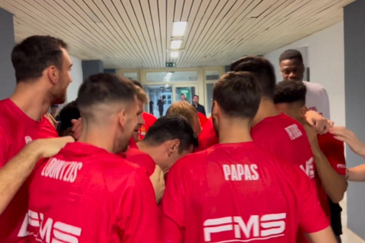 Ο Πάπας κάρφωσε στο κεφάλι του Λαρεντζάκη πριν από το Παναθηναϊκός – Ολυμπιακός
