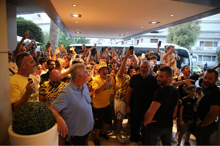 ΑΕΚ: Χαμός με φίλους της Ένωσης στο ξενοδοχείο που κατέλυσε η αποστολή στο Ηράκλειο