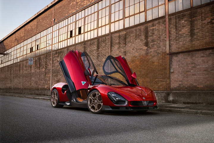 Δείτε video και -κυρίως- ακούστε τον ήχο της ξεχωριστής Alfa Romeo 33 Stradale