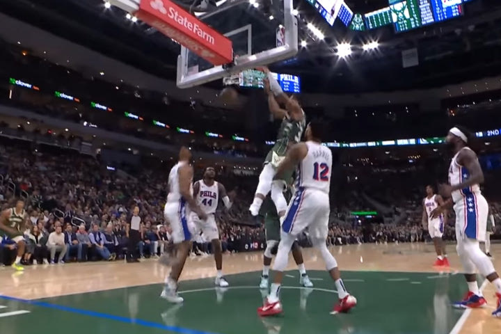 NBA: Ο Γιάννης Αντετοκούνμπο καρφώνει και ταπώνει, κυριαρχώντας στο Top-5