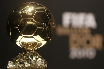 Χρυσή Μπάλα: Το κορυφαίο και συνάμα πιο αμφιλεγόμενο ατομικό βραβείο στο ποδόσφαιρο
