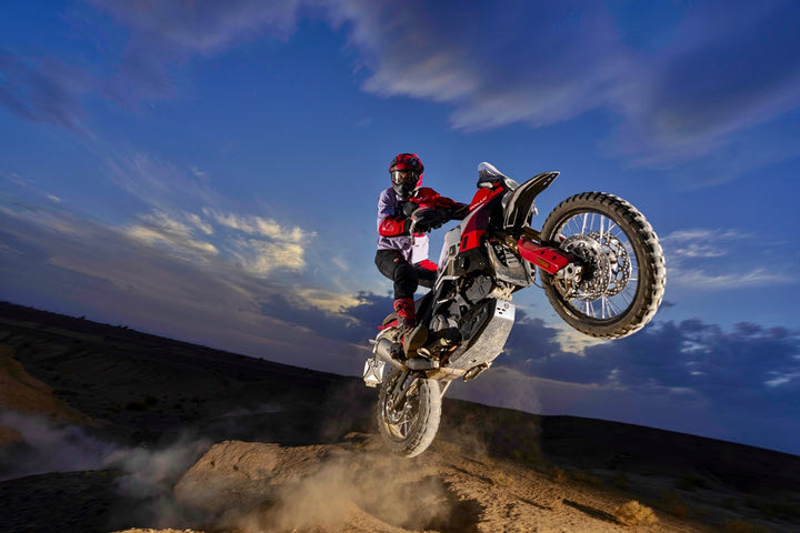 H νέα Ducati DesertX Rally έρχεται Ελλάδα για αναβάτες με… κότσια