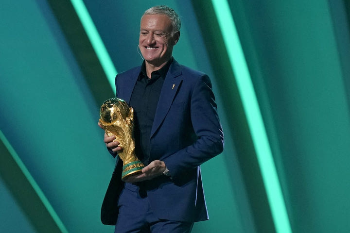 Ο Ντιντιέ Ντεσάμπ επέκρινε τα σχέδια της FIFA για το Παγκόσμιο Κύπελλο του 2030