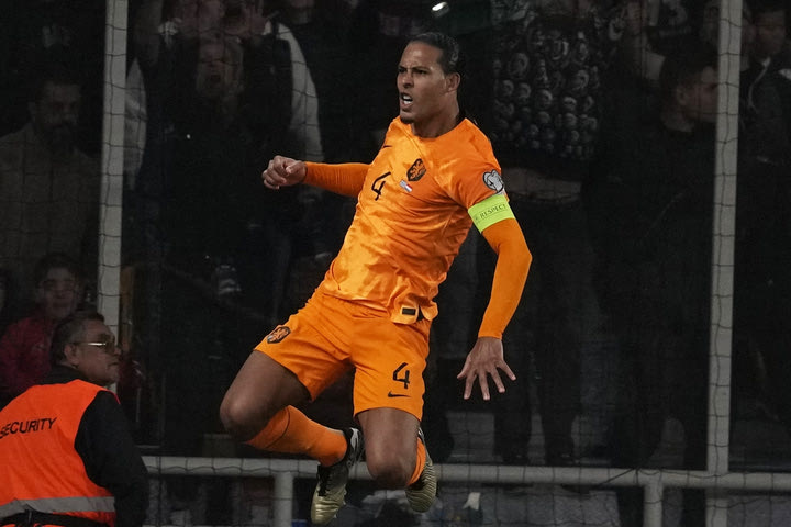 Η απάντηση του υπευθύνου Grassform στον Φαν Ντάικ: “Δεν θα έρχεται ο καθένας να προσβάλει εμάς και την Εθνική”