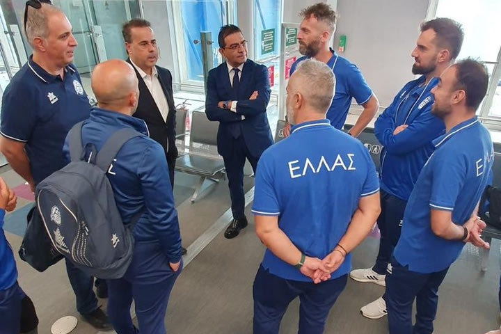 Δίπλα στην Εθνική Ομάδα Ποδοσφαίρου Ακρωτηριασμένων οι Σταύρος Παπασταύρου και Γιώργος Σταματής