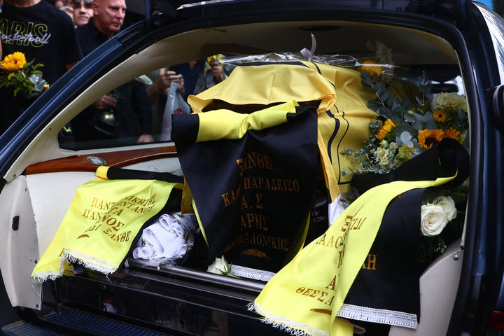 Γιάννης Ιωαννίδης: Συγκλονιστικές εικόνες, σε λαϊκό προσκύνημα η σορός του στο Αλεξάνδρειο