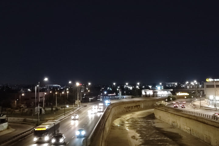 Πότε αλλάζει η ώρα σε χειμερινή – Τα φώτα στους δρόμους θα ανάβουν από τις 17:00