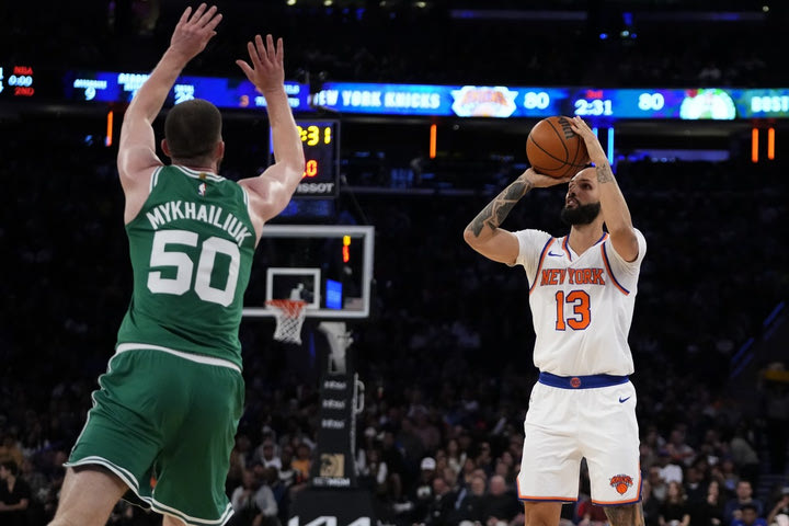NBA: Οι Νικς λύγισαν τα δεύτερα των Σέλτικς με 114-107, εξαιρετική εμφάνιση ο Μίχαϊλιουκ για την Βοστώνη