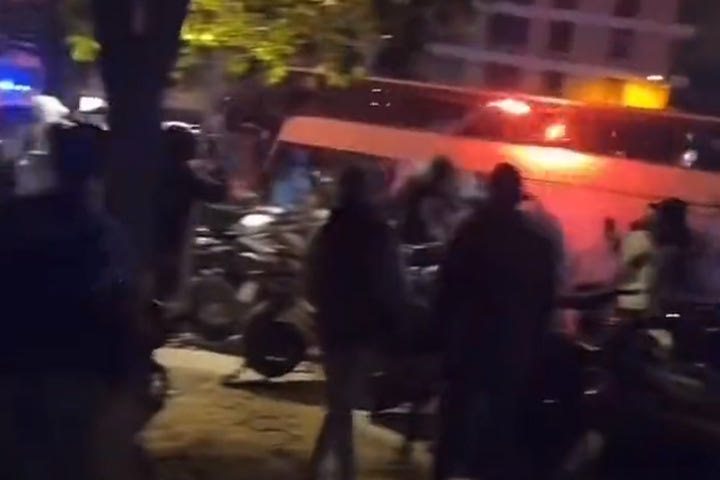 Μαρσέιγ – Λιόν: Η στιγμή της επίθεσης στο πούλμαν φιλάθλων των “γκον”