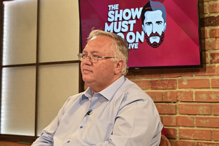 Ο γιατρός του ντέρμπι στο Show Must Go On: “Νιώθω αηδιασμένος, είμαι Παναθηναϊκός, συνεχίζω να δέχομαι απειλές για τη ζωή μου, φοβήθηκε η οικογένειά μου”