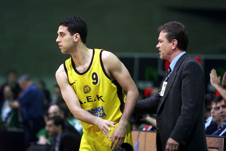 Ο Νίκος Χατζής στο SPORT24 για τον Γιάννη Ιωαννίδη: “Μας τακτοποιούσε τα παπούτσια στα αποδυτήρια, μαζί του έμαθα τι θα πει πρωταθλητισμός”