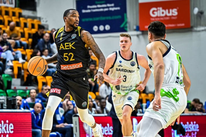 Σάσαρι – ΑΕΚ Betsson 79-83: Κιτρινόμαυρος θρίαμβος στην Ιταλία με επιστροφή από το -19 και εκπληκτικούς ΜακΡέι, Τίλμαν και Ραντλ