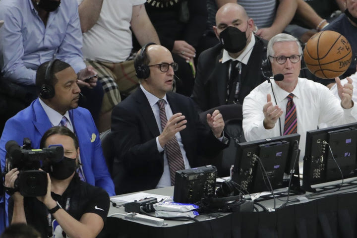 NBA: Ο Τζεφ Βαν Γκάντι επιστρέφει στους πάγκους έπειτα από 17 χρόνια, ως ασίσταντ του Ταϊρόν Λου στους Κλίπερς