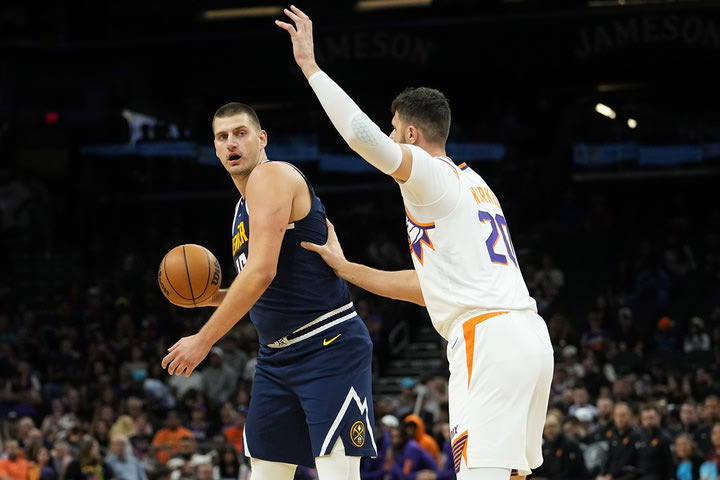 NBA: Στο ρελαντί οι πρωταθλητές Νάγκετς, νίκησαν με 115-107 τα δεύτερα των Σανς