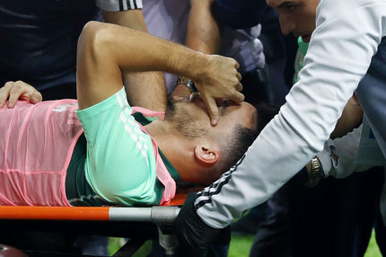 Ο Ολυμπιακός τιμωρήθηκε με -1 και δύο αγωνιστικές κεκλεισμένων, στον Παναθηναϊκό το παιχνίδι με 0-3