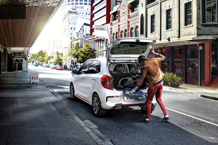 Καινούργιο αυτοκίνητο με 15 χιλιάρικα. Κι όμως, υπάρχουν τρία