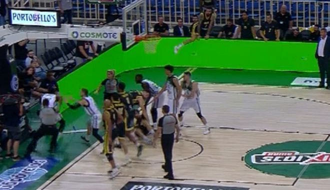 Αντετοκούνμπο και Λούκοβιτς είχαν μια αψιμαχία και αποβλήθηκαν με ντισκαλιφιέ στο Παναθηναϊκός – Μαρούσι