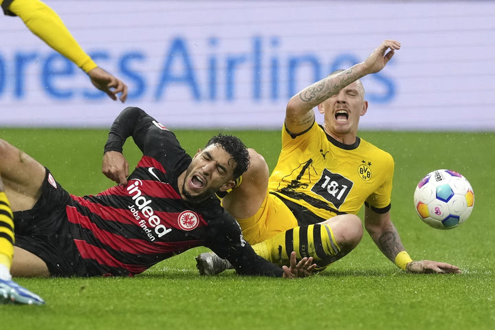 Άιντραχτ – Ντόρτμουντ 3-3: Η χορταστική ισοπαλία τις κράτησε πίσω