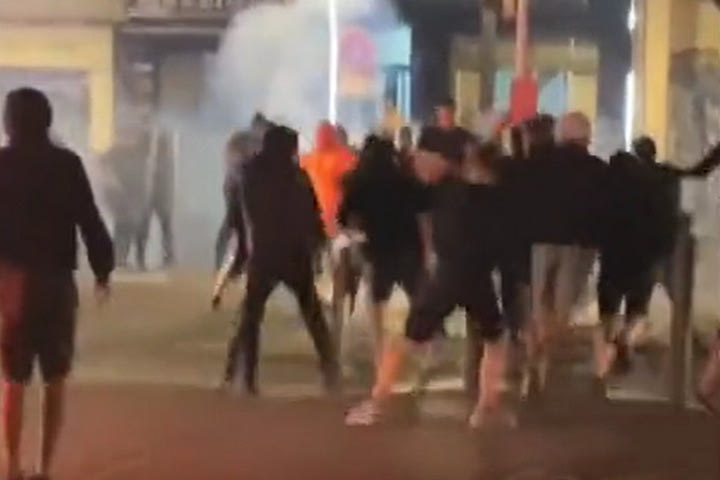 Ξέφυγε η κατάσταση στους δρόμους της Μασσαλίας, ξύλο μεταξύ οπαδών της Μαρσέιγ και της Μπράιτον