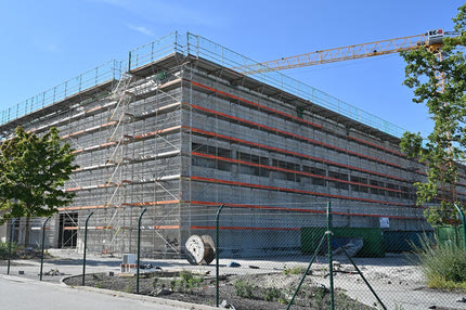 Επένδυση-μαμούθ για τις μπαταρίες της BMW