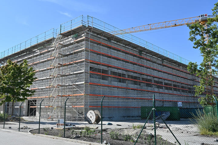 Επένδυση-μαμούθ για τις μπαταρίες της BMW