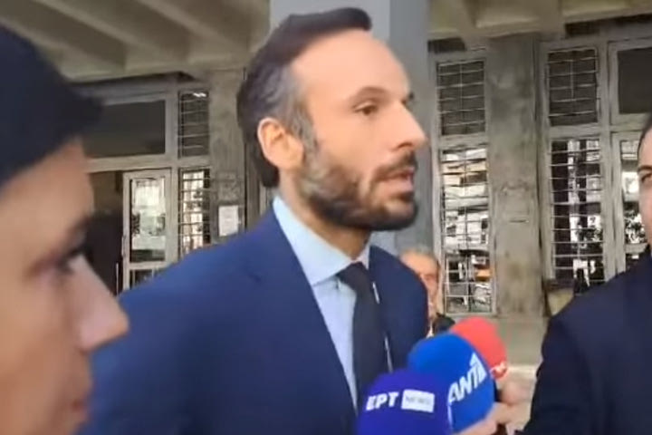 Δικηγόρος οπαδού ΠΑΟΚ: “Πώς γίνεται 12 άτομα να κυκλοφορούν με τσεκούρια στο κέντρο της Θεσσαλονίκης;”