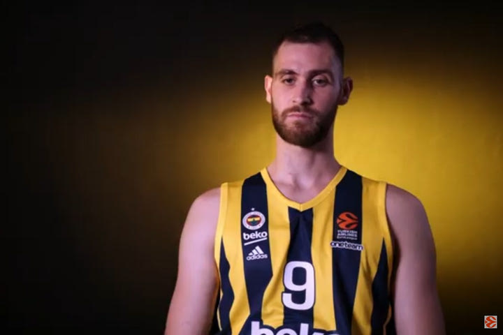 Παπαγιάννης: “Ήταν δύσκολο να φύγω από τον Παναθηναϊκό, θέλω να αποδείξω ότι μπορώ να αποδώσω έξω από την ζώνη άνεσής μου”