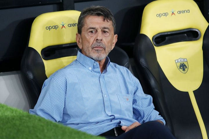 Πετράκης: “Απρόβλεπτο το φετινό πρωτάθλημα, τυχερός που δουλεύω στον Παναιτωλικό”